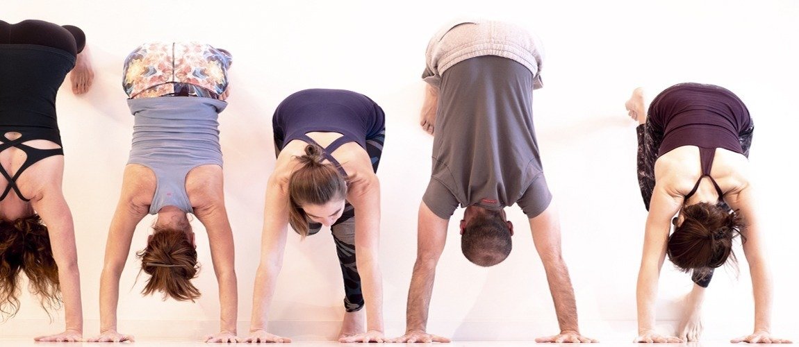 Vinyasa Flow Yoga: dynamisch en krachtig, brengt ontspanning en